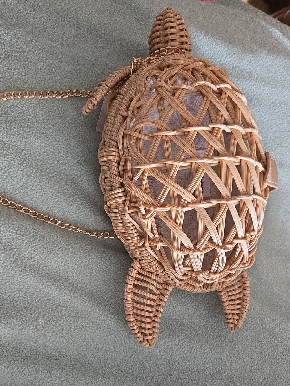 New Tommy BAHAMA Tan Woven Round Crossbody with Gold Chain